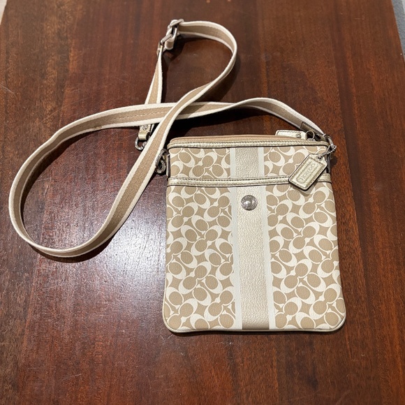 Coach Chelsea Heritage Cream Gold Signature Stripe Crossbody Bag - Picture 2 of 6